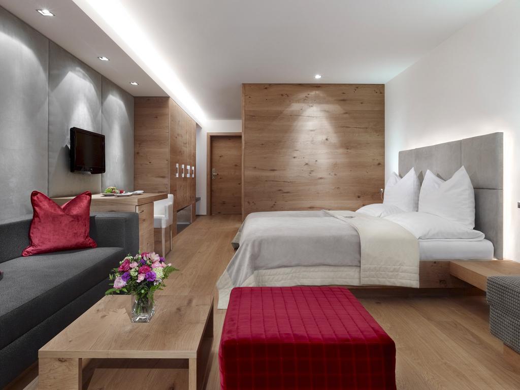 Hotel Schwarzer Adler Kitzbühel - Adults Only Habitación foto
