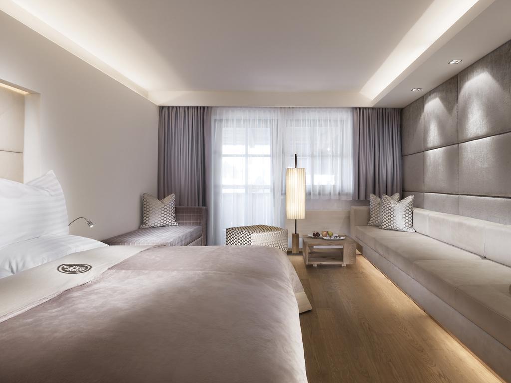 Hotel Schwarzer Adler Kitzbühel - Adults Only Habitación foto